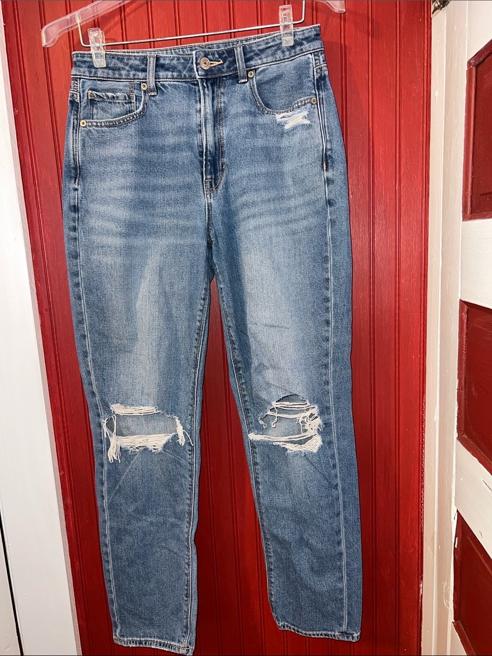 American Eagle Distressed Women's Mom Jeans Size 6